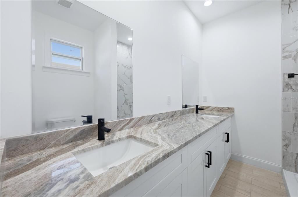 For Rent: $2,050 (3 beds, 2 baths, 1740 Square Feet)