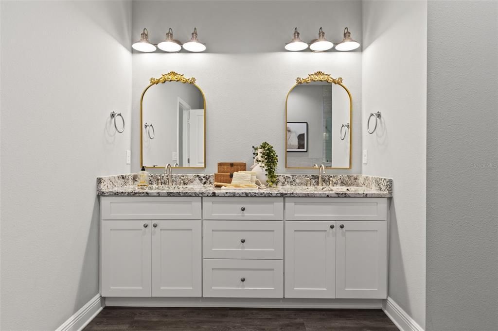 For Sale: $1,299,000 (6 beds, 4 baths, 4374 Square Feet)