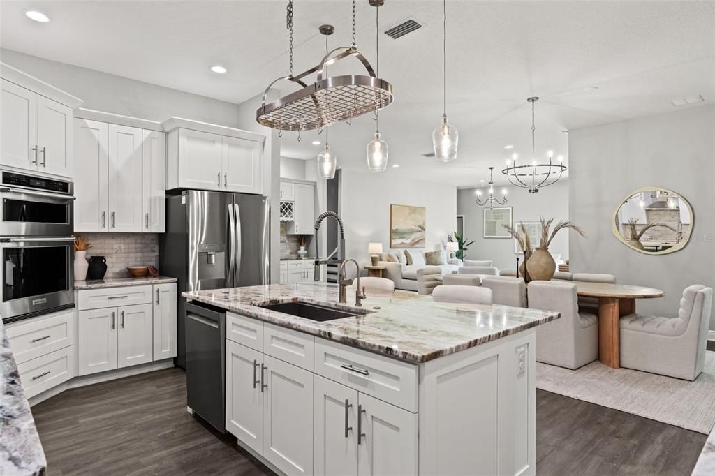 For Sale: $1,299,000 (6 beds, 4 baths, 4374 Square Feet)