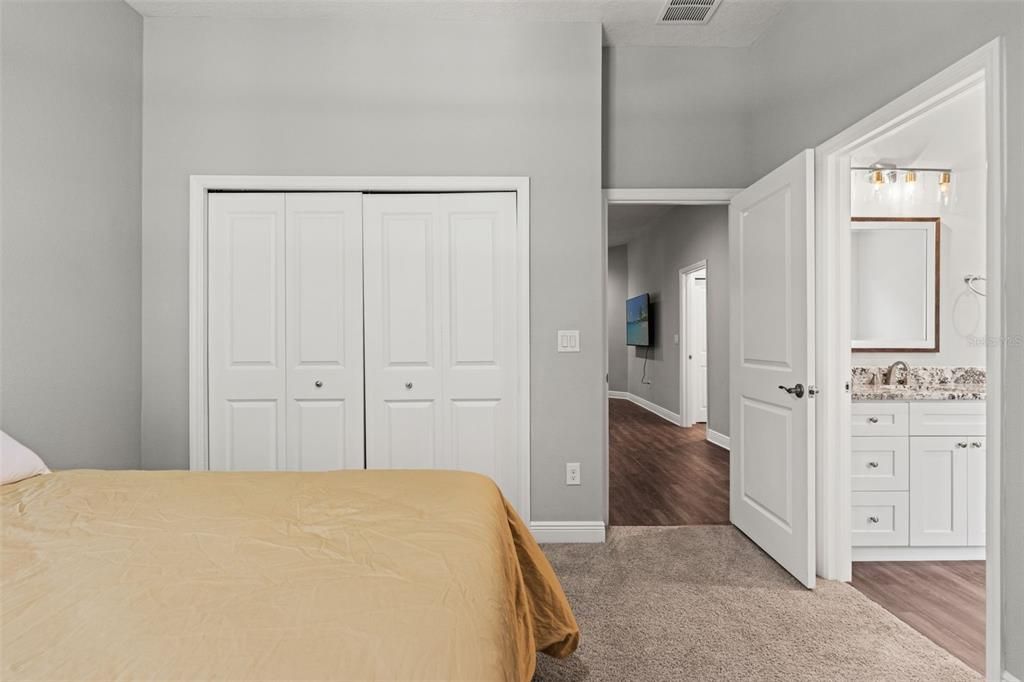 For Sale: $1,299,000 (6 beds, 4 baths, 4374 Square Feet)