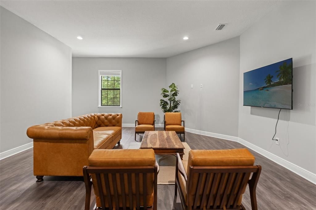 For Sale: $1,299,000 (6 beds, 4 baths, 4374 Square Feet)