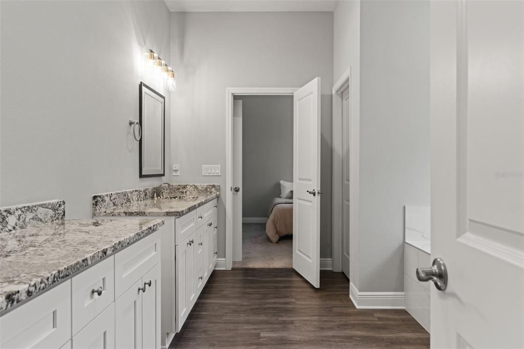 For Sale: $1,299,000 (6 beds, 4 baths, 4374 Square Feet)