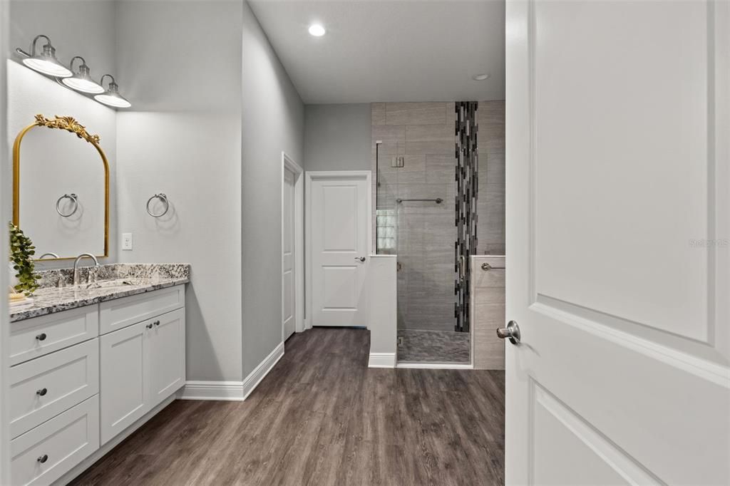 For Sale: $1,299,000 (6 beds, 4 baths, 4374 Square Feet)