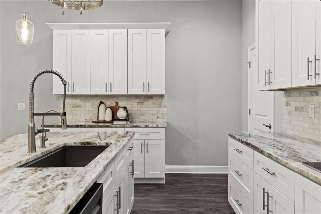For Sale: $1,299,000 (6 beds, 4 baths, 4374 Square Feet)