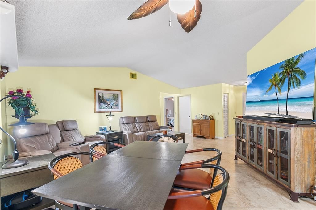 For Sale: $210,000 (2 beds, 2 baths, 1543 Square Feet)