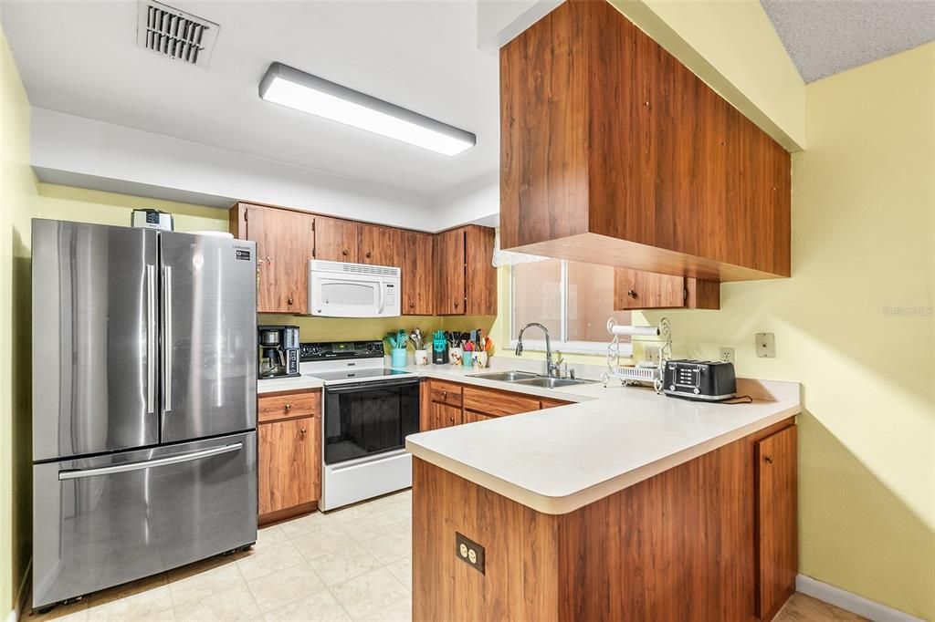 For Sale: $210,000 (2 beds, 2 baths, 1543 Square Feet)