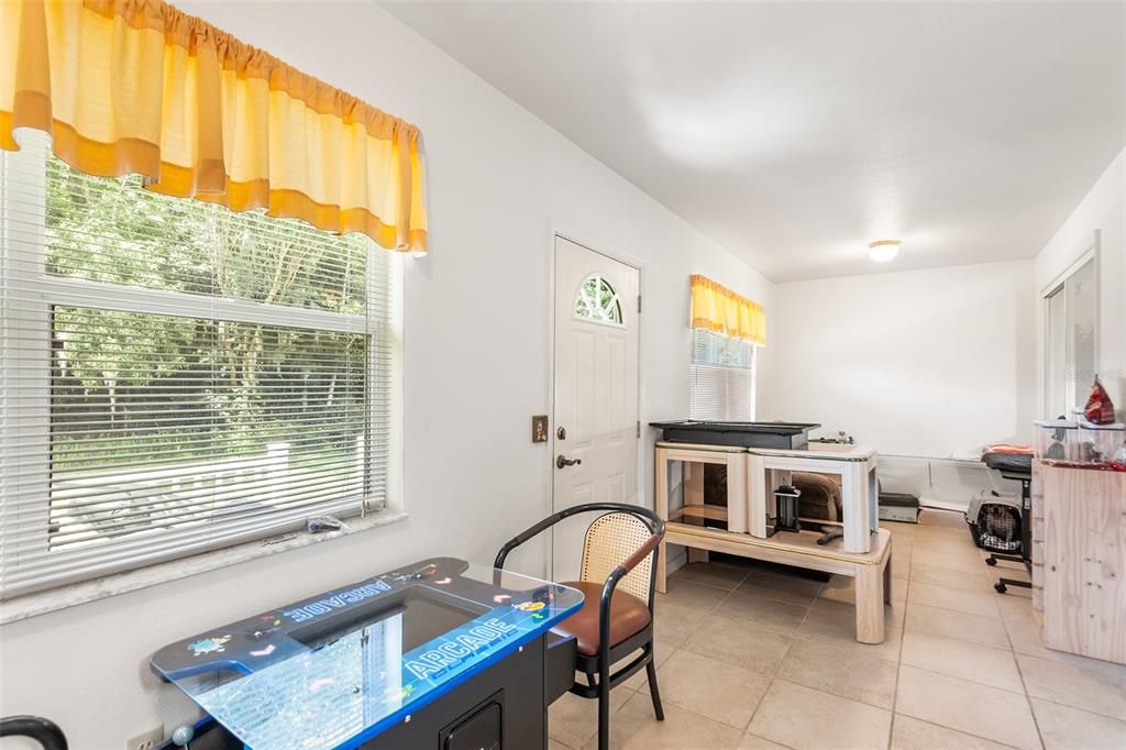 For Sale: $210,000 (2 beds, 2 baths, 1543 Square Feet)