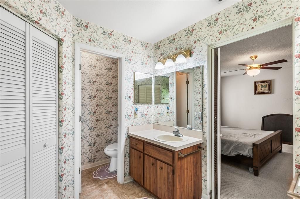 For Sale: $210,000 (2 beds, 2 baths, 1543 Square Feet)