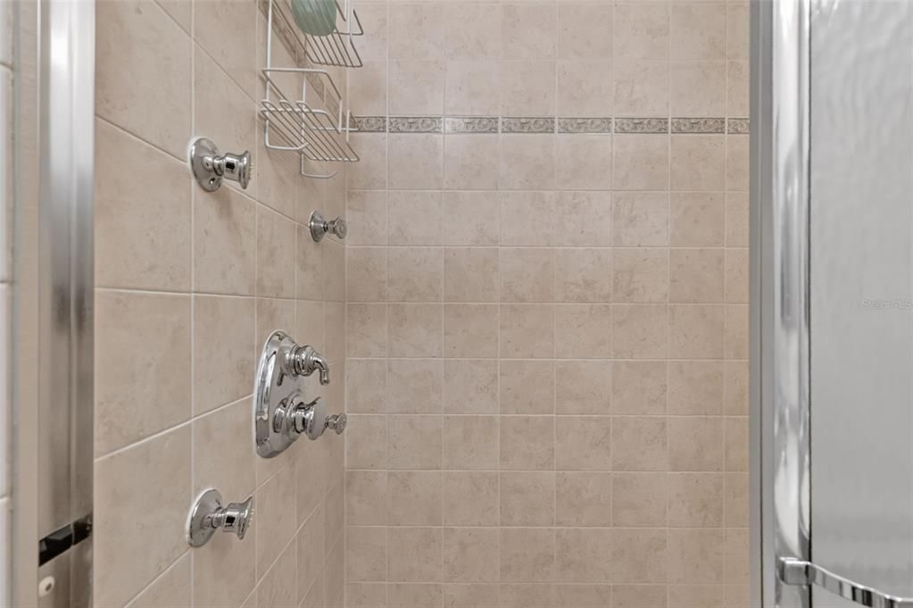 For Sale: $394,500 (3 beds, 3 baths, 2131 Square Feet)