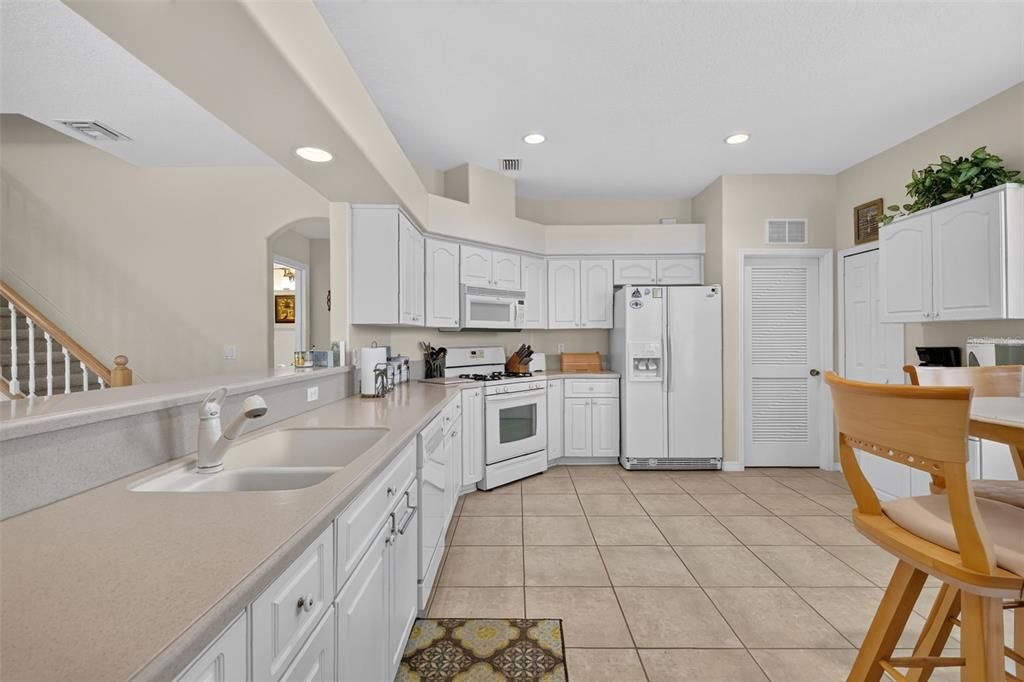 For Sale: $394,500 (3 beds, 3 baths, 2131 Square Feet)