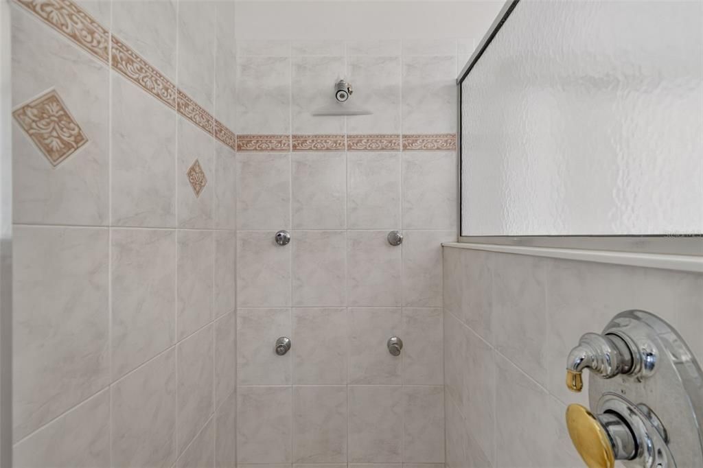 For Sale: $394,500 (3 beds, 3 baths, 2131 Square Feet)
