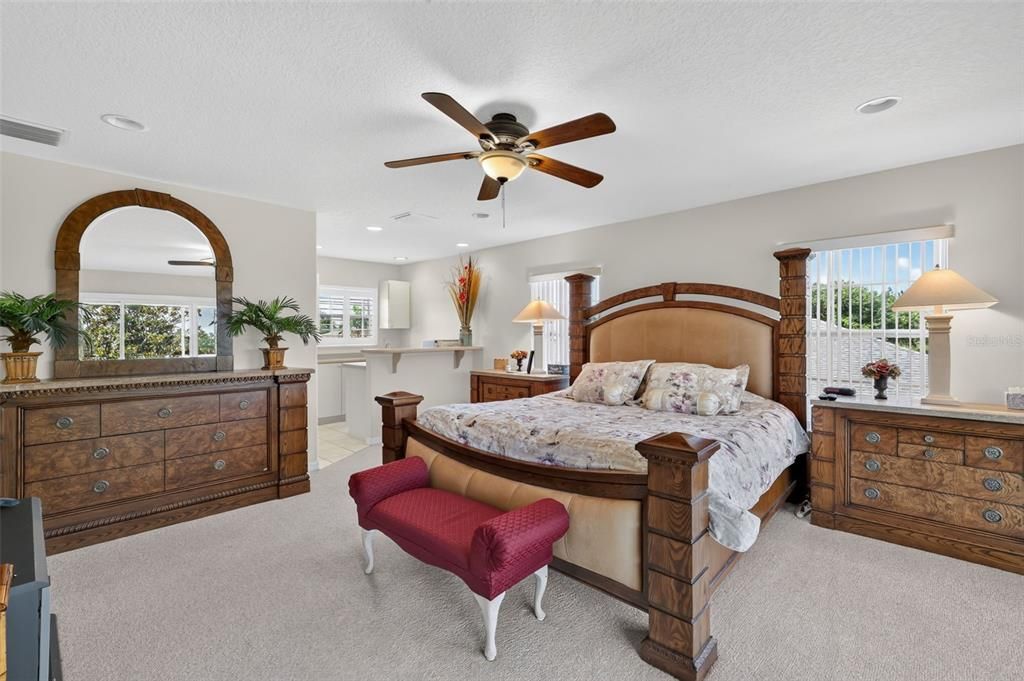 For Sale: $394,500 (3 beds, 3 baths, 2131 Square Feet)