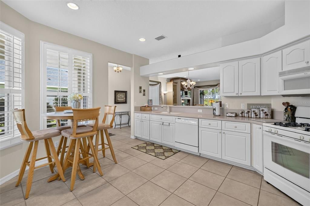 For Sale: $394,500 (3 beds, 3 baths, 2131 Square Feet)