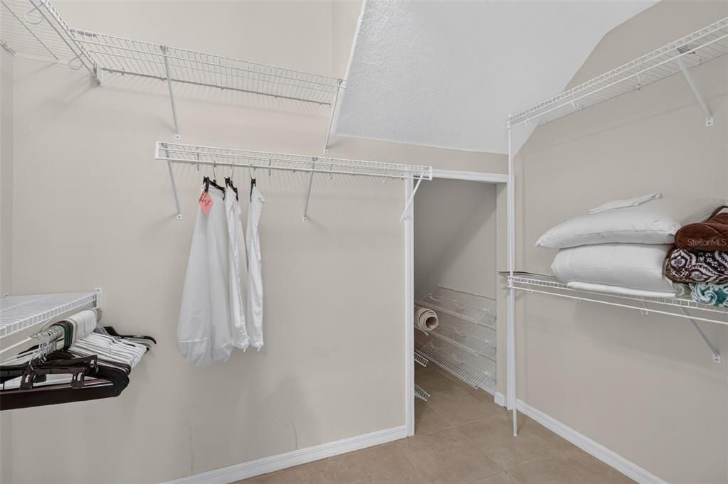 For Sale: $394,500 (3 beds, 3 baths, 2131 Square Feet)