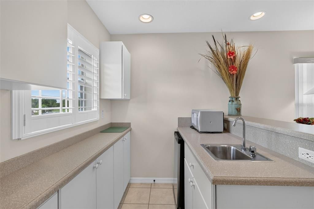 For Sale: $394,500 (3 beds, 3 baths, 2131 Square Feet)