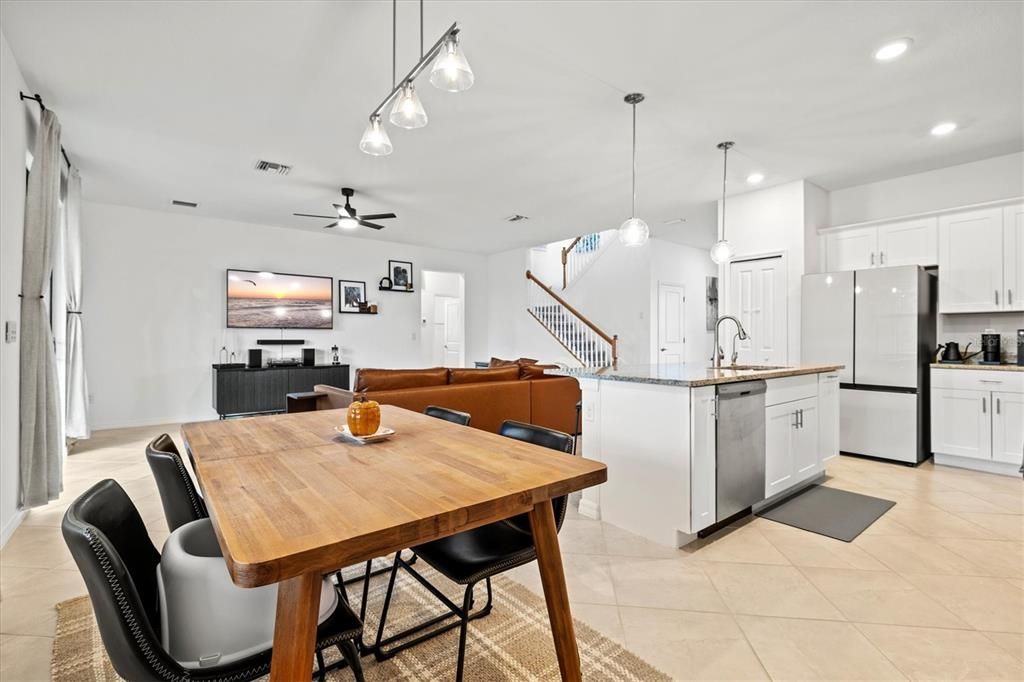 For Sale: $350,000 (4 beds, 3 baths, 2567 Square Feet)
