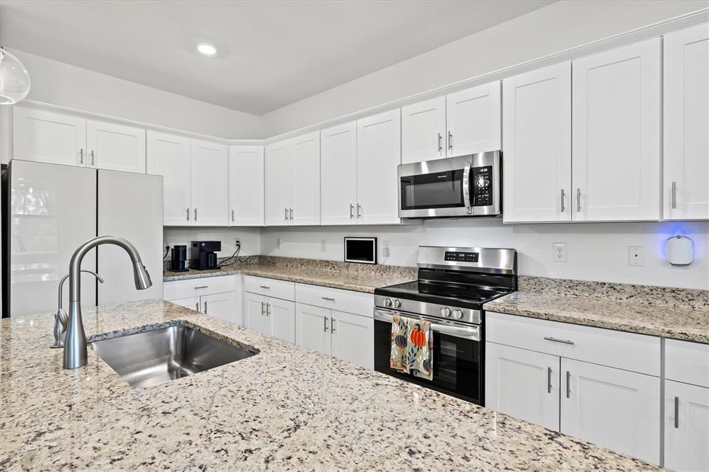 For Sale: $350,000 (4 beds, 3 baths, 2567 Square Feet)