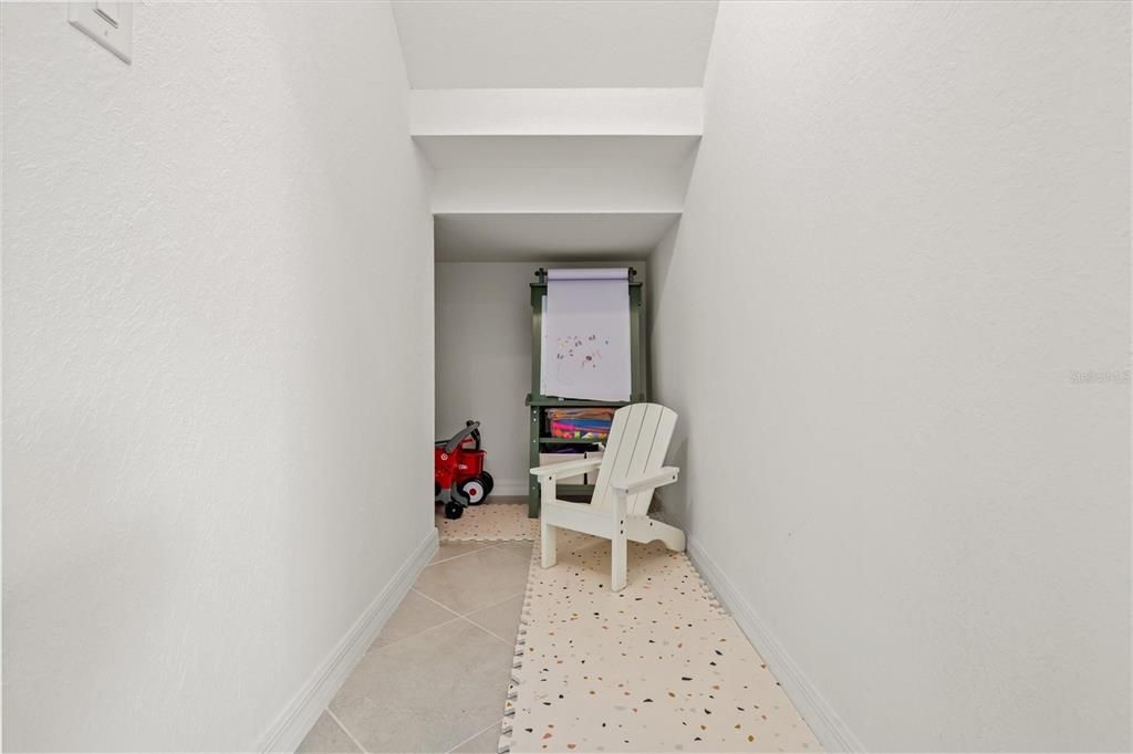 For Sale: $350,000 (4 beds, 3 baths, 2567 Square Feet)
