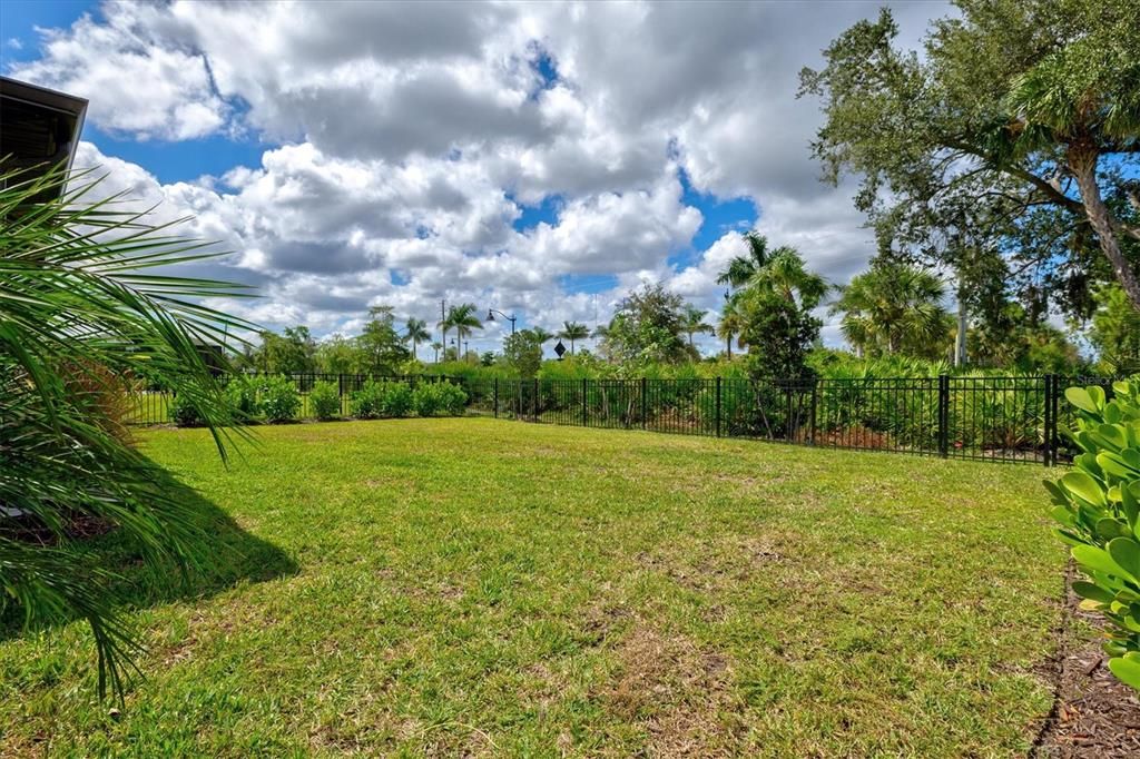 For Sale: $350,000 (4 beds, 3 baths, 2567 Square Feet)