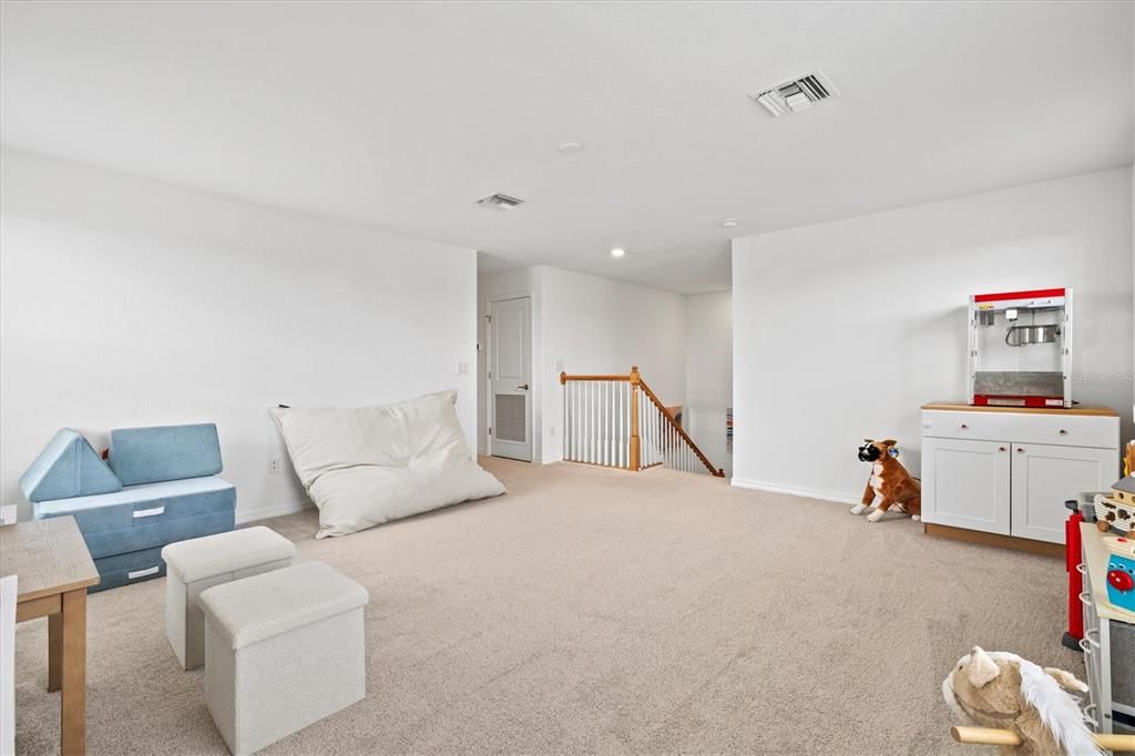 For Sale: $350,000 (4 beds, 3 baths, 2567 Square Feet)