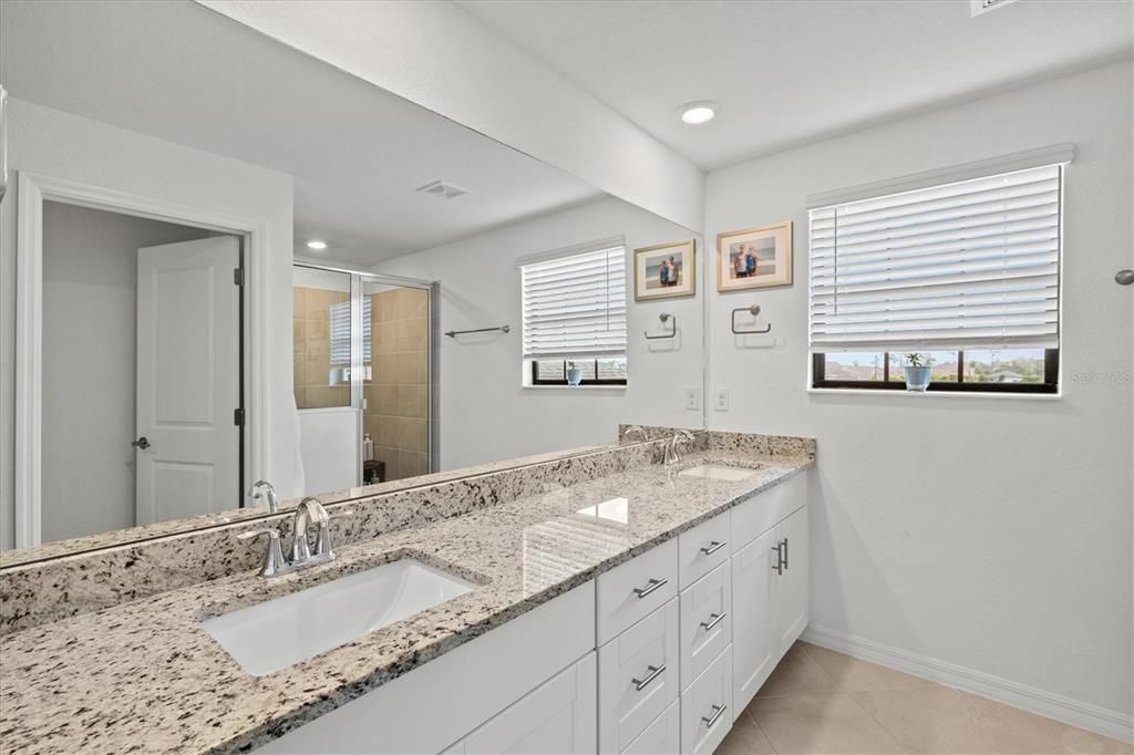 For Sale: $350,000 (4 beds, 3 baths, 2567 Square Feet)