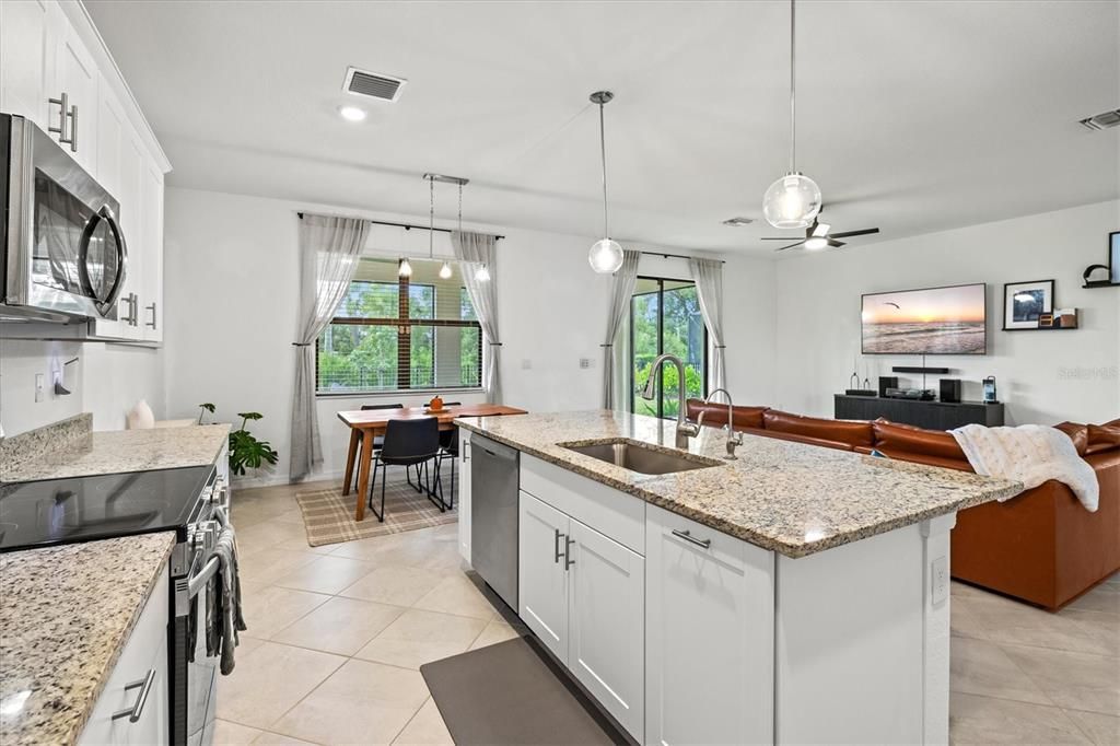 For Sale: $350,000 (4 beds, 3 baths, 2567 Square Feet)