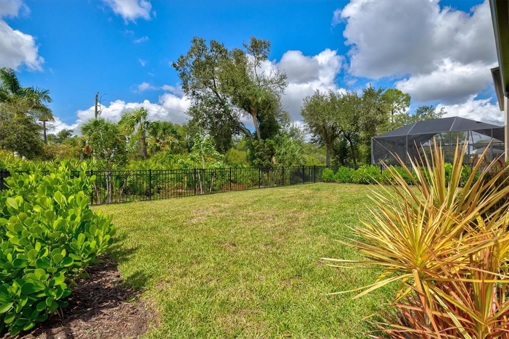 For Sale: $350,000 (4 beds, 3 baths, 2567 Square Feet)