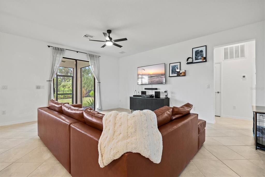 For Sale: $350,000 (4 beds, 3 baths, 2567 Square Feet)