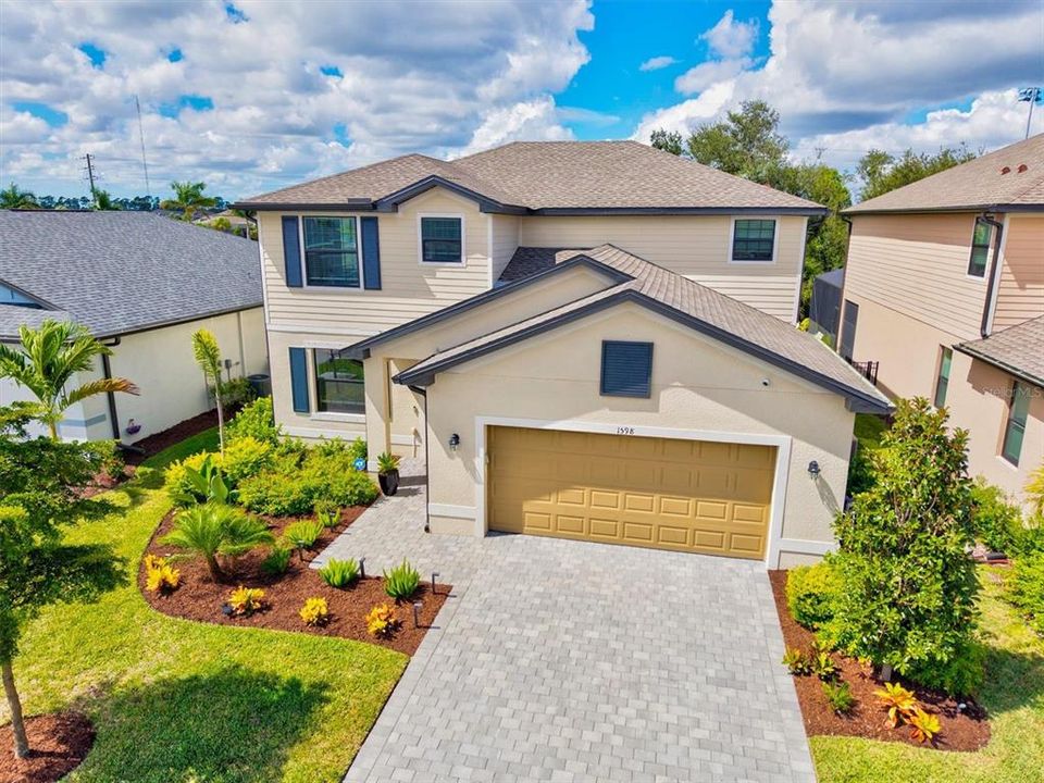 For Sale: $350,000 (4 beds, 3 baths, 2567 Square Feet)