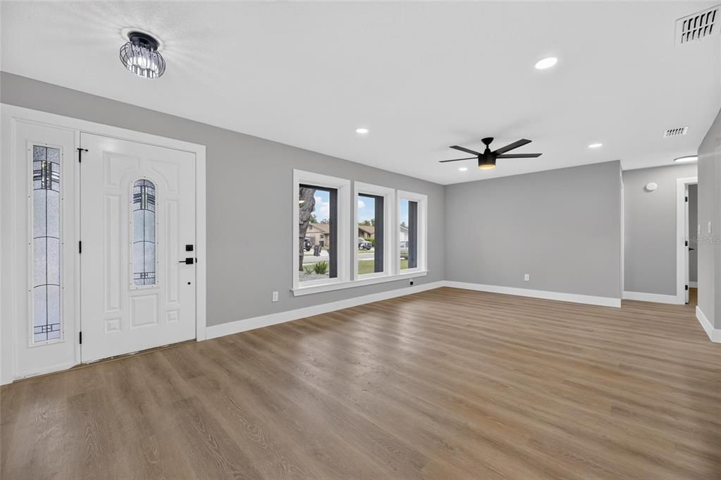 For Sale: $430,000 (4 beds, 3 baths, 1635 Square Feet)