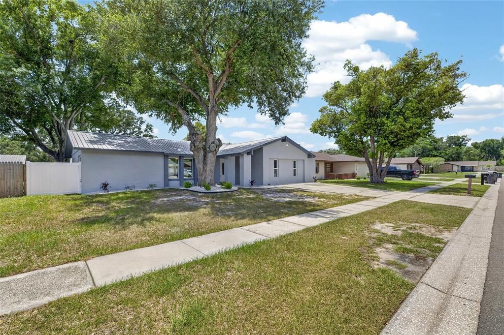 For Sale: $430,000 (4 beds, 3 baths, 1635 Square Feet)