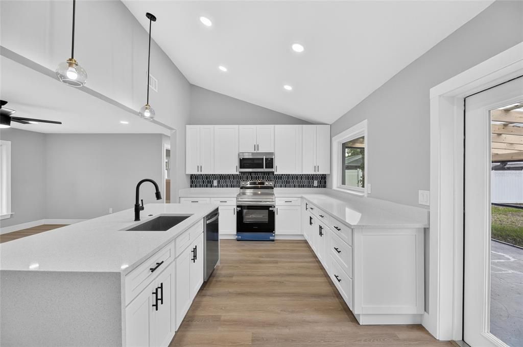 For Sale: $430,000 (4 beds, 3 baths, 1635 Square Feet)