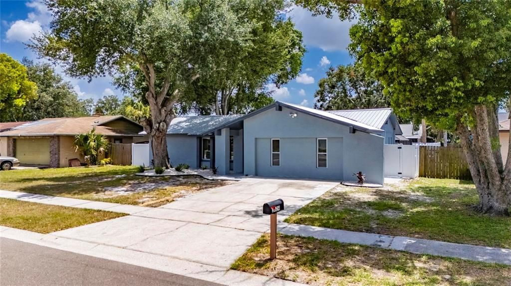 For Sale: $430,000 (4 beds, 3 baths, 1635 Square Feet)