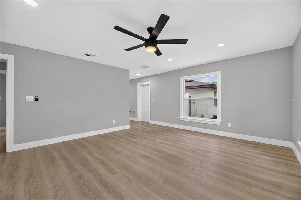 For Sale: $430,000 (4 beds, 3 baths, 1635 Square Feet)