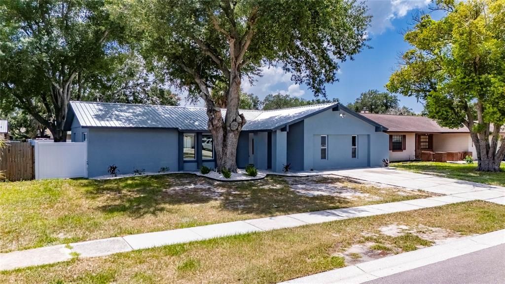 For Sale: $430,000 (4 beds, 3 baths, 1635 Square Feet)