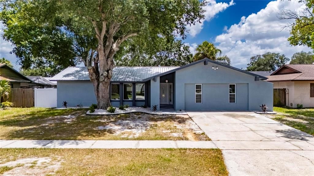 For Sale: $430,000 (4 beds, 3 baths, 1635 Square Feet)