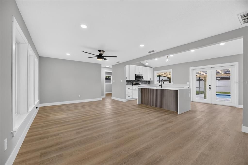 For Sale: $430,000 (4 beds, 3 baths, 1635 Square Feet)