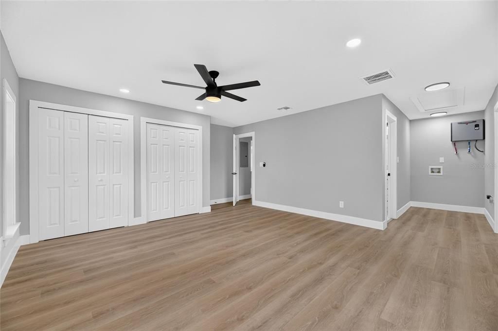 For Sale: $430,000 (4 beds, 3 baths, 1635 Square Feet)