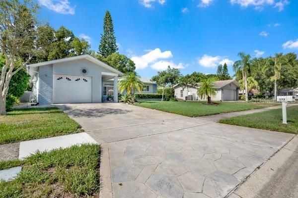 На продажу: $369,000 (2 спален, 1 ванн, 1230 Квадратных фут)