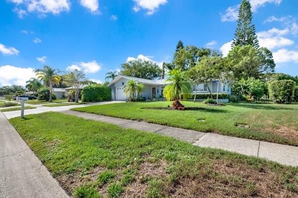 На продажу: $369,000 (2 спален, 1 ванн, 1230 Квадратных фут)