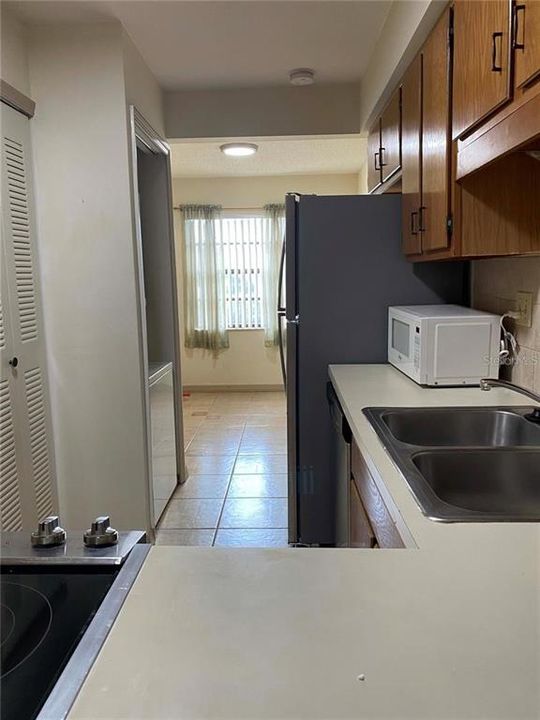 В аренду: $1,450 (2 спален, 2 ванн, 991 Квадратных фут)