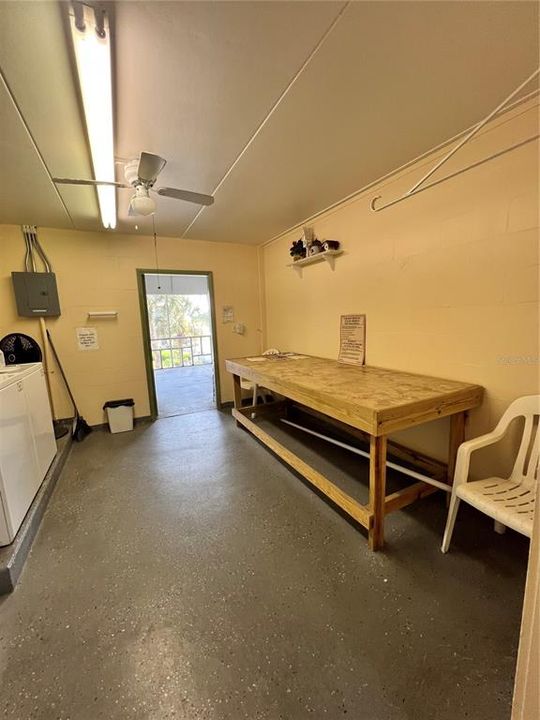 For Sale: $78,800 (2 beds, 1 baths, 840 Square Feet)
