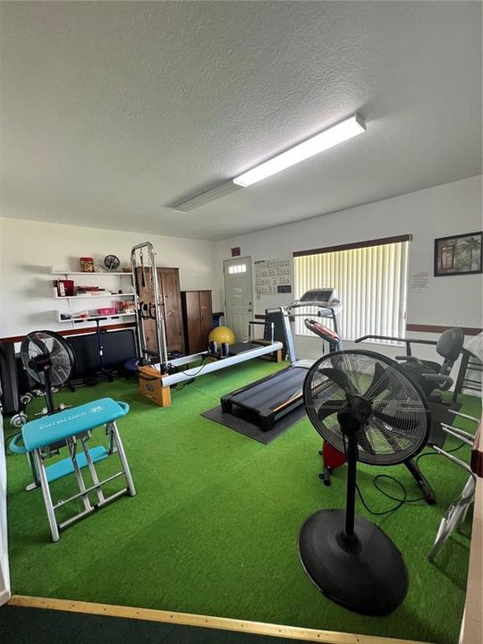 For Sale: $78,800 (2 beds, 1 baths, 840 Square Feet)