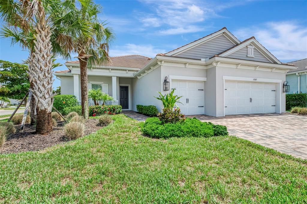 For Sale: $645,000 (3 beds, 2 baths, 2348 Square Feet)