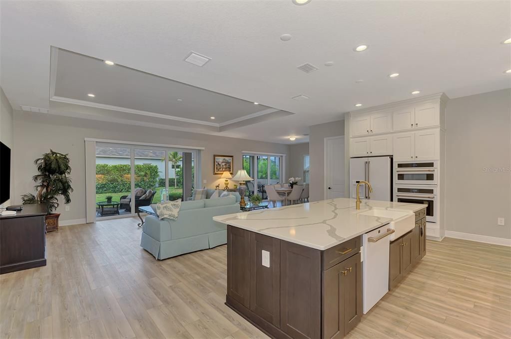 For Sale: $645,000 (3 beds, 2 baths, 2348 Square Feet)