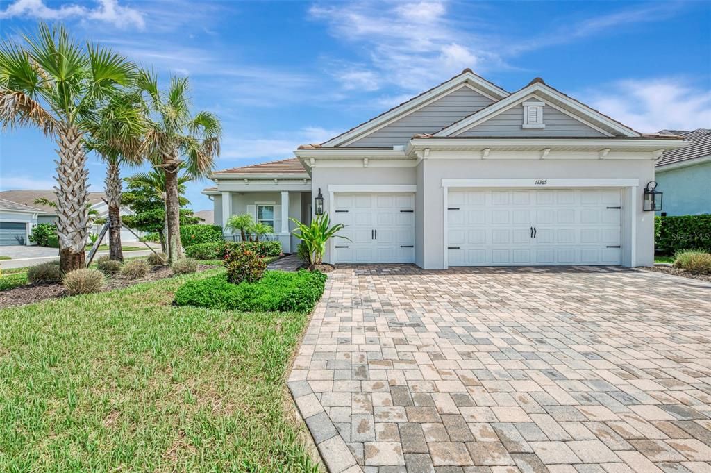 For Sale: $645,000 (3 beds, 2 baths, 2348 Square Feet)