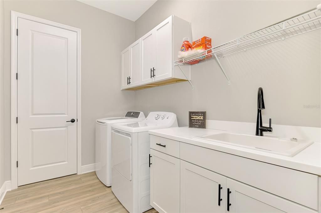 For Sale: $645,000 (3 beds, 2 baths, 2348 Square Feet)