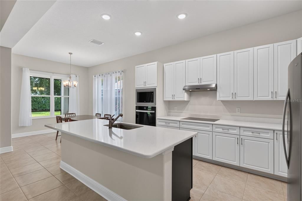 For Sale: $396,000 (2 beds, 2 baths, 1823 Square Feet)