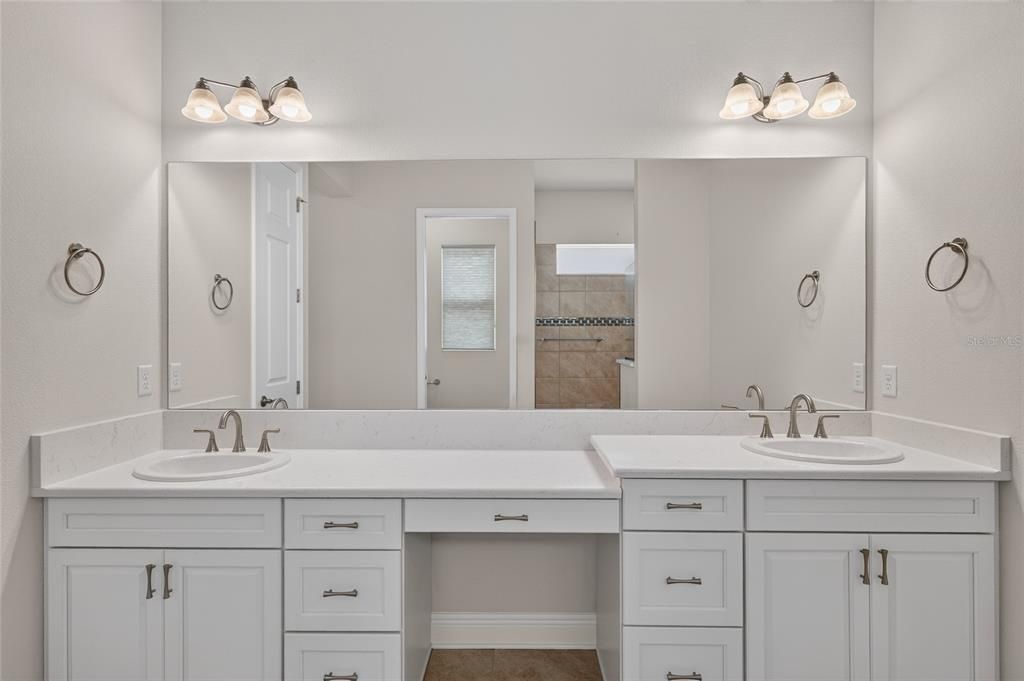 For Sale: $396,000 (2 beds, 2 baths, 1823 Square Feet)
