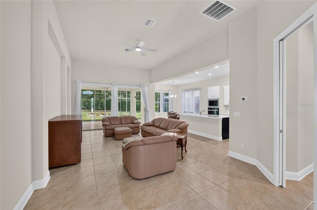 For Sale: $396,000 (2 beds, 2 baths, 1823 Square Feet)
